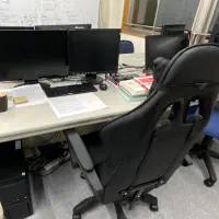 Img facilities desk member desk2